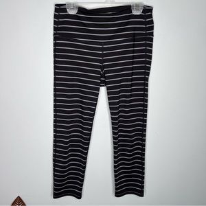 Athleta Black/Gray Stripe Salutation Stash Soft Crop Leggings M5